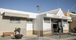 Las Marinas indoor market